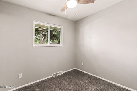 Tiny photo for 5428 Fenwick Drive, Toledo, OH 43623 (MLS # 10008280)