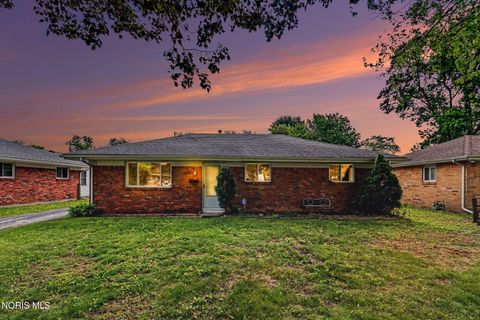 Photo of 5428 Fenwick Drive, Toledo, OH 43623 (MLS # 10008280)