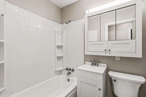 Tiny photo for 5428 Fenwick Drive, Toledo, OH 43623 (MLS # 10008280)