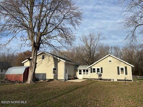Tiny photo for 1251 S Railroad Street, Millbury, OH 43447 (MLS # 10001763)