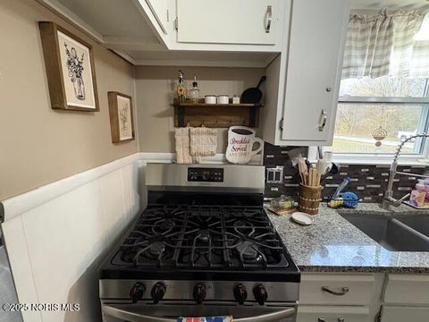 Tiny photo for 1251 S Railroad Street, Millbury, OH 43447 (MLS # 10001763)