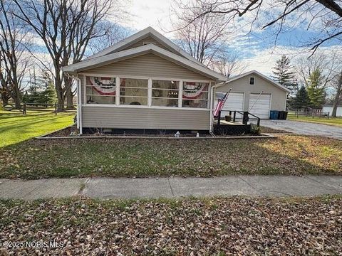 Photo of 1251 S Railroad Street, Millbury, OH 43447 (MLS # 10001763)