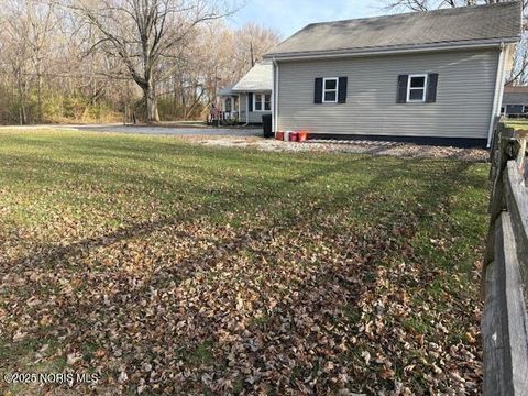 Tiny photo for 1251 S Railroad Street, Millbury, OH 43447 (MLS # 10001763)