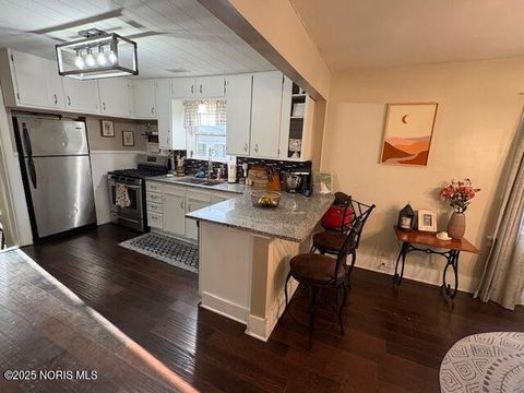 Tiny photo for 1251 S Railroad Street, Millbury, OH 43447 (MLS # 10001763)