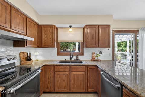 Tiny photo for 7370 Woodshire Lane, Holland, OH 43528 (MLS # 10011740)