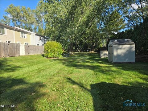 Tiny photo for 4420 Rose Garden Drive # 7, Toledo, OH 43623 (MLS # 10004686)