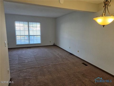 Tiny photo for 4420 Rose Garden Drive # 7, Toledo, OH 43623 (MLS # 10004686)