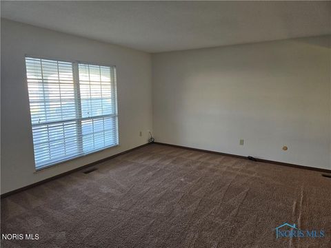 Tiny photo for 4420 Rose Garden Drive # 7, Toledo, OH 43623 (MLS # 10004686)