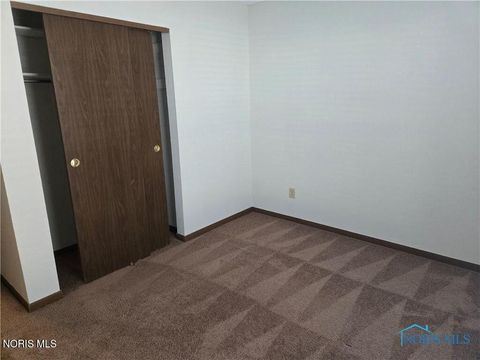 Tiny photo for 4420 Rose Garden Drive # 7, Toledo, OH 43623 (MLS # 10004686)