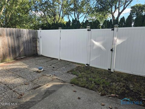 Tiny photo for 4420 Rose Garden Drive # 7, Toledo, OH 43623 (MLS # 10004686)