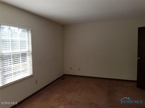 Tiny photo for 4420 Rose Garden Drive # 7, Toledo, OH 43623 (MLS # 10004686)