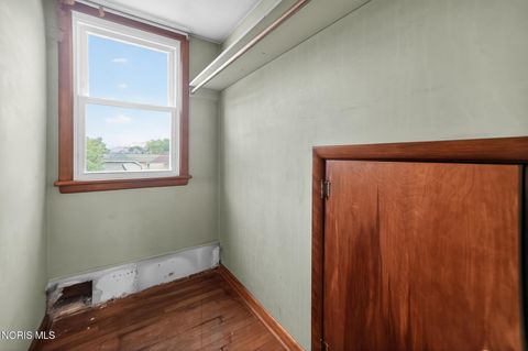 Tiny photo for 223 Summit Street, Fostoria, OH 44830 (MLS # 10008573)