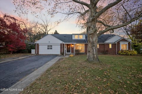 Photo of 2513 Ashborne Place, Toledo, OH 43606 (MLS # 10001219)