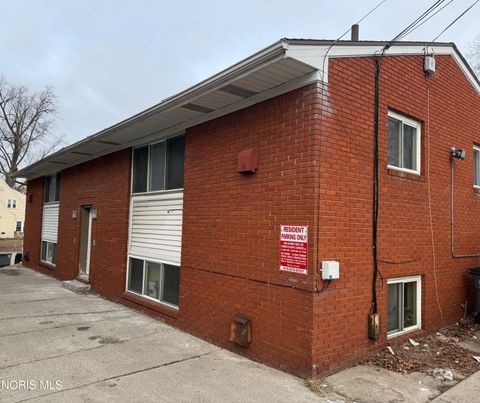 Photo of 3424 Douglas Road, Toledo, OH 43606 (MLS # 10004452)