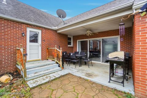 Tiny photo for 146 Clifton Avenue, Findlay, OH 45840 (MLS # 10002975)