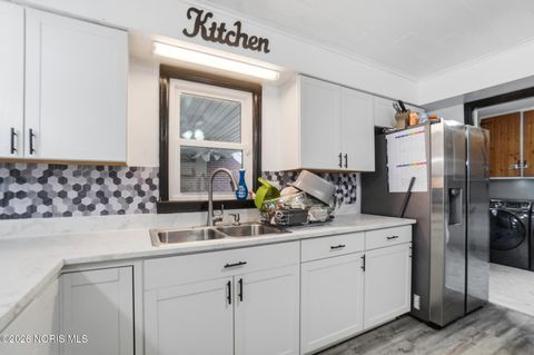 Tiny photo for 146 Clifton Avenue, Findlay, OH 45840 (MLS # 10002975)