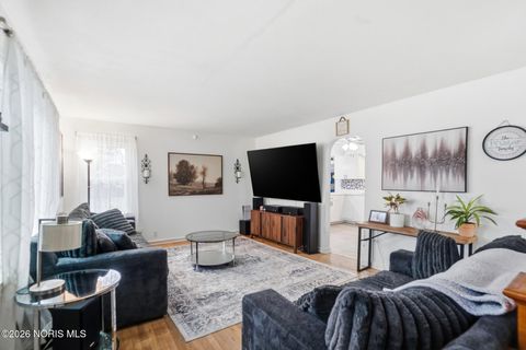 Tiny photo for 146 Clifton Avenue, Findlay, OH 45840 (MLS # 10002975)