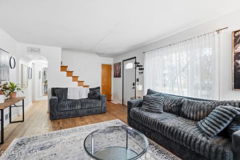 Tiny photo for 146 Clifton Avenue, Findlay, OH 45840 (MLS # 10002975)