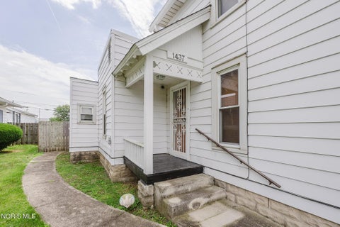 Tiny photo for 1437 N Township Road 21, Fostoria, OH 44830 (MLS # 10011025)