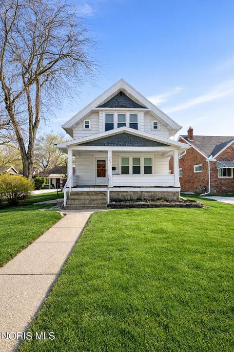 Photo of 829 Ogden Avenue, Toledo, OH 43609 (MLS # 10004157)