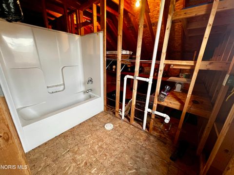 Tiny photo for 3120 Lexington Glen Boulevard, Monclova, OH 43542 (MLS # 10006438)