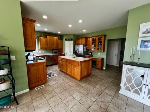 Tiny photo for 3120 Lexington Glen Boulevard, Monclova, OH 43542 (MLS # 10006438)