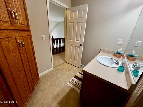 Tiny photo for 3120 Lexington Glen Boulevard, Monclova, OH 43542 (MLS # 10006438)