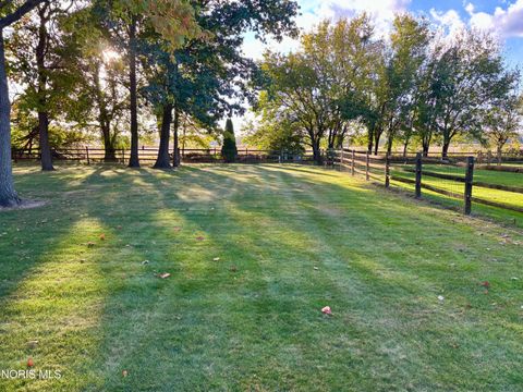 Tiny photo for 3120 Lexington Glen Boulevard, Monclova, OH 43542 (MLS # 10006438)