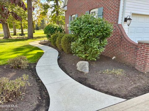 Tiny photo for 3120 Lexington Glen Boulevard, Monclova, OH 43542 (MLS # 10006438)