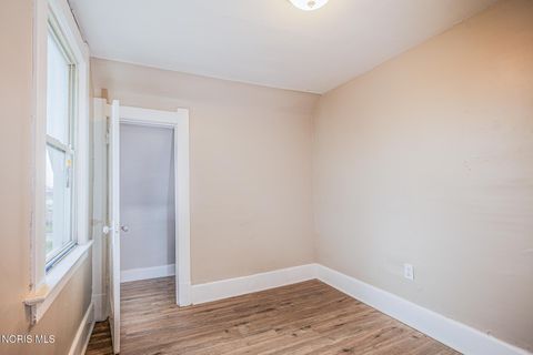 Tiny photo for 1110 Montrose Avenue, Toledo, OH 43607 (MLS # 10007838)