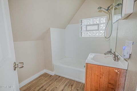 Tiny photo for 1110 Montrose Avenue, Toledo, OH 43607 (MLS # 10007838)