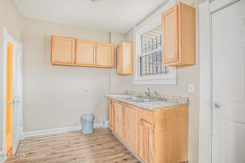 Tiny photo for 1110 Montrose Avenue, Toledo, OH 43607 (MLS # 10007838)