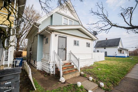Tiny photo for 1110 Montrose Avenue, Toledo, OH 43607 (MLS # 10007838)
