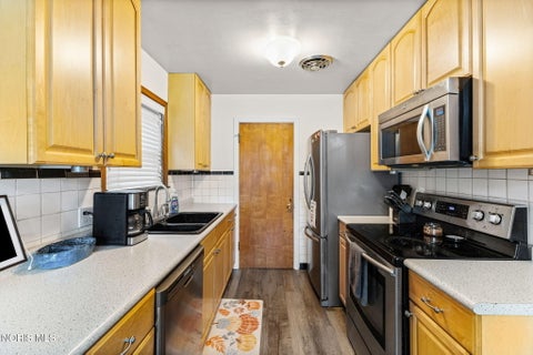Tiny photo for 405 Eagle Point Road, Rossford, OH 43460 (MLS # 10013751)