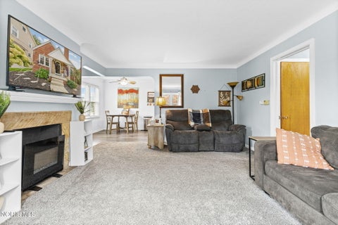 Tiny photo for 405 Eagle Point Road, Rossford, OH 43460 (MLS # 10013751)