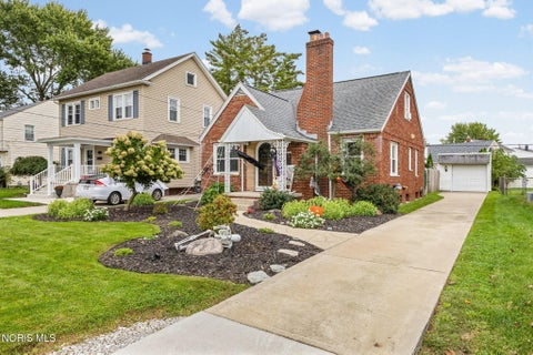 Tiny photo for 405 Eagle Point Road, Rossford, OH 43460 (MLS # 10013751)