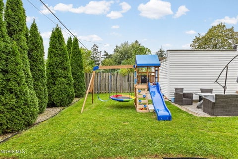 Tiny photo for 405 Eagle Point Road, Rossford, OH 43460 (MLS # 10013751)