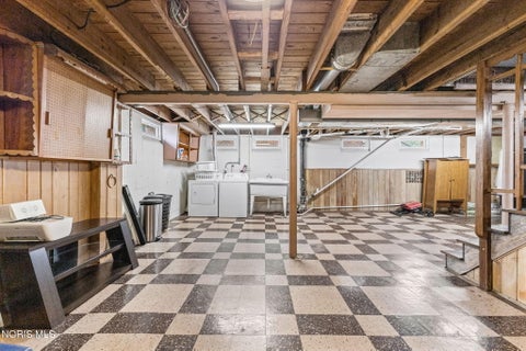 Tiny photo for 405 Eagle Point Road, Rossford, OH 43460 (MLS # 10013751)