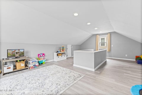 Tiny photo for 405 Eagle Point Road, Rossford, OH 43460 (MLS # 10013751)