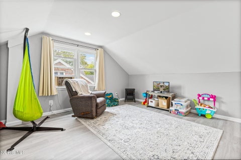 Tiny photo for 405 Eagle Point Road, Rossford, OH 43460 (MLS # 10013751)