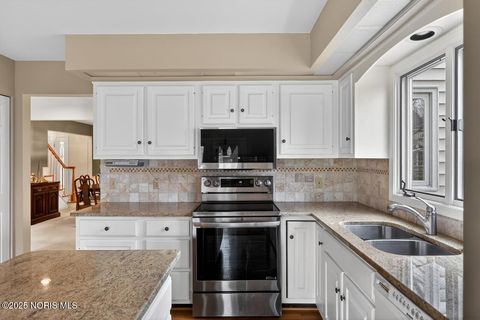 Tiny photo for 4414 Todd Drive, Sylvania, OH 43560 (MLS # 10002533)