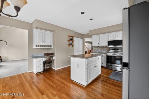 Tiny photo for 4414 Todd Drive, Sylvania, OH 43560 (MLS # 10002533)