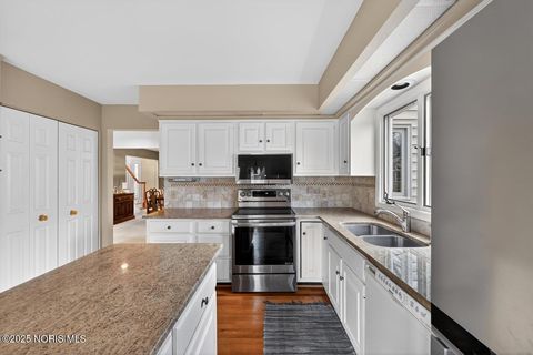 Tiny photo for 4414 Todd Drive, Sylvania, OH 43560 (MLS # 10002533)