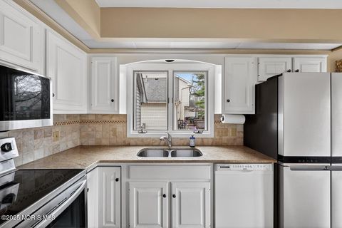 Tiny photo for 4414 Todd Drive, Sylvania, OH 43560 (MLS # 10002533)