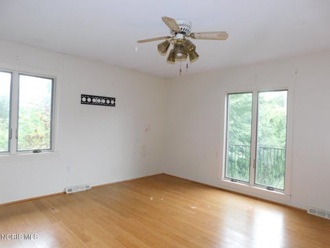 Tiny photo for 2401 Karendale Drive, Toledo, OH 43614 (MLS # 10013718)