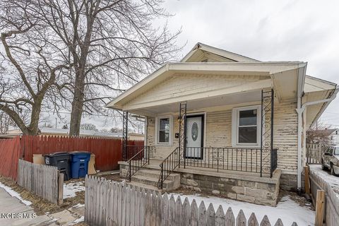 Tiny photo for 509 Dover Place, Toledo, OH 43605 (MLS # 10004093)