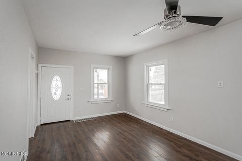 Tiny photo for 509 Dover Place, Toledo, OH 43605 (MLS # 10004093)