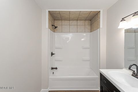 Tiny photo for 509 Dover Place, Toledo, OH 43605 (MLS # 10004093)