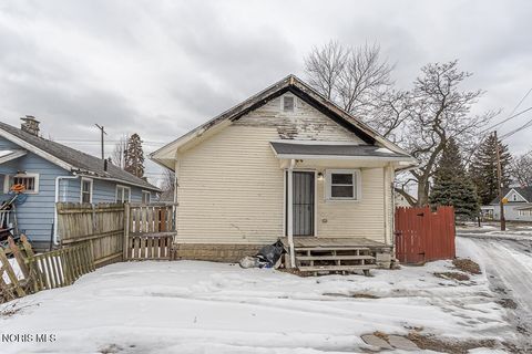 Tiny photo for 509 Dover Place, Toledo, OH 43605 (MLS # 10004093)