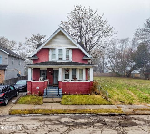 Photo of 1607 Indiana Avenue, Toledo, OH 43607 (MLS # 10004406)
